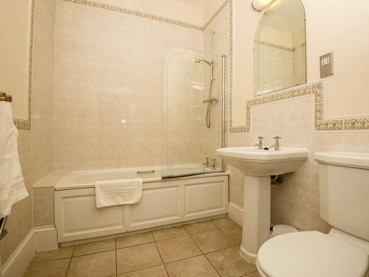 Lynford Hall Hotel Mundford Quarto foto
